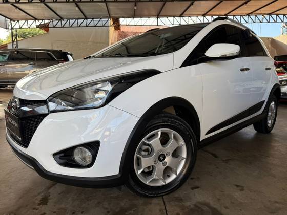 HYUNDAI HB20X 1.6 16V PREMIUM FLEX 4P AUTOMÁTICO